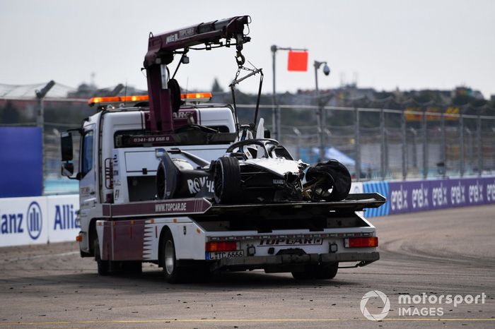 El coche dañado de Edoardo Mortara, Venturi Racing, Silver Arrow 02