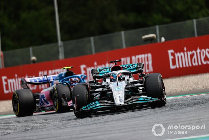 George Russell, Mercedes W13, Esteban Ocon, Alpine A522