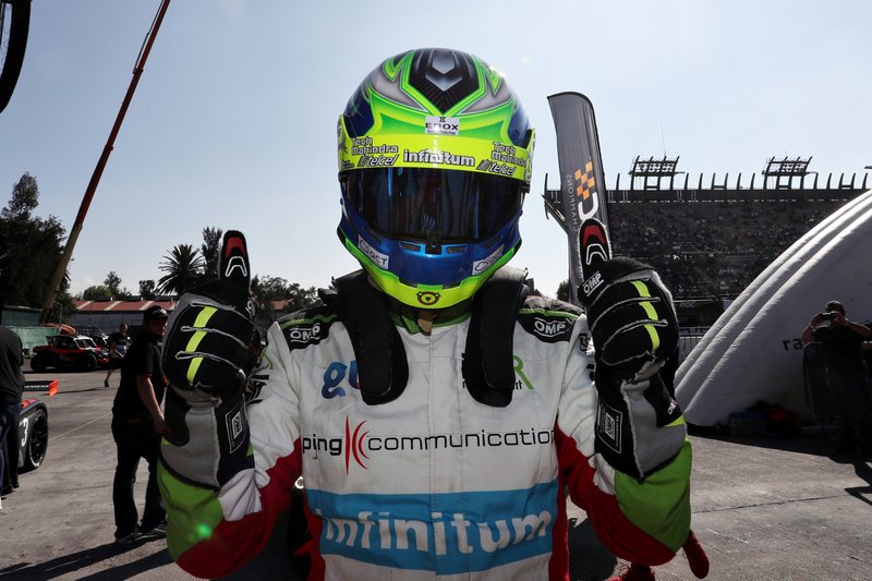 Benito Guerra celebra