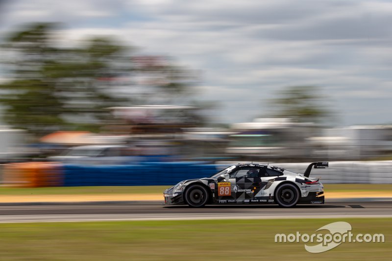 #88 Proton Competition Porsche 911 RSR: Gianluca Roda, Giorgio Roda, Matteo Cairoli