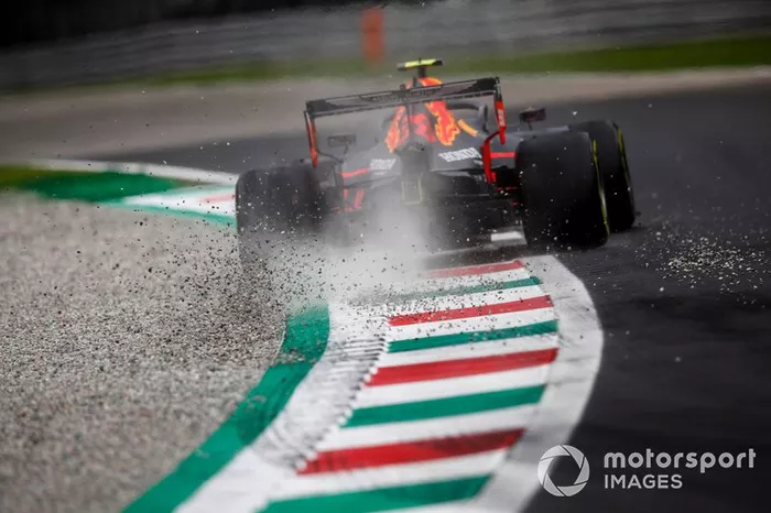 Alexander Albon, Red Bull Racing RB15 se va de largo