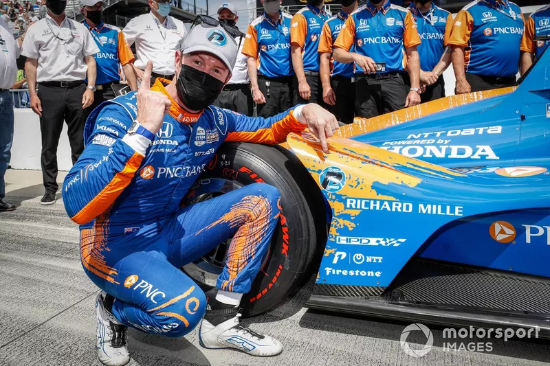 Ganador de la pole Scott Dixon, Chip Ganassi Racing Honda
