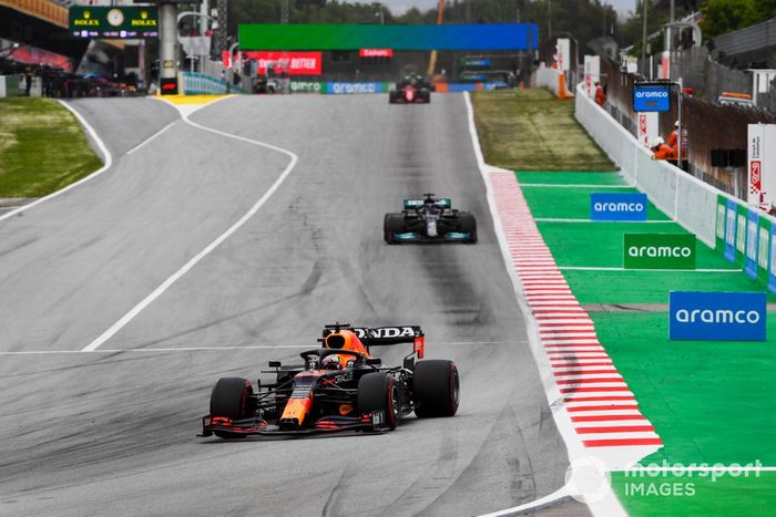 Max Verstappen, Red Bull Racing RB16B, Lewis Hamilton, Mercedes W12