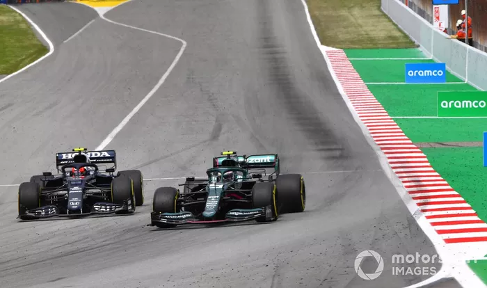 Sebastian Vettel, Aston Martin AMR21, Pierre Gasly, AlphaTauri AT02
