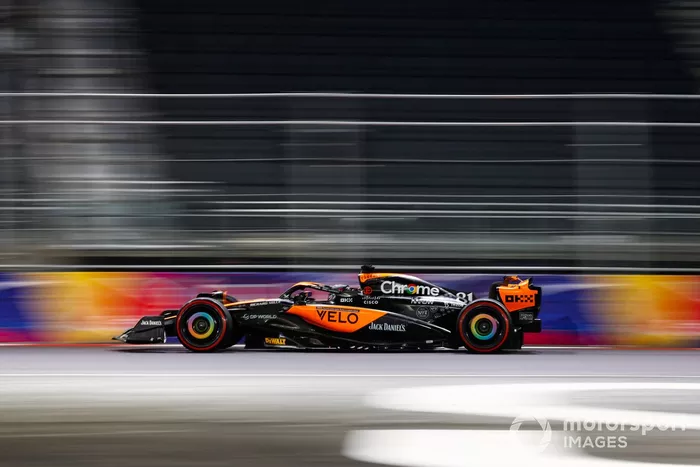 マクラーレンは、ラスベガスGPでウイスキーブランドであるジャックダニエルの特別カラーリングを施した。