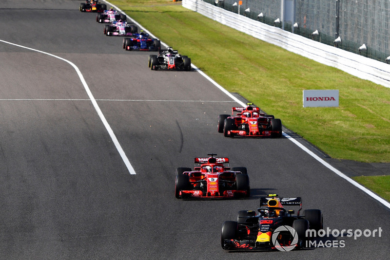 Max Verstappen, Red Bull Racing RB14, Sebastian Vettel, Ferrari SF71H