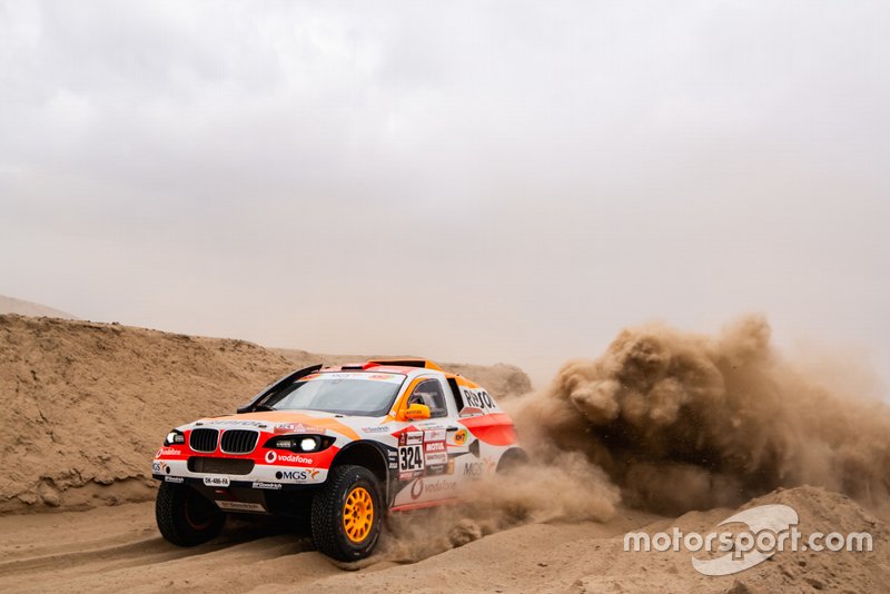 #324 Repsol Rally Team: Ісідре Естеве, Чема Вільялобос