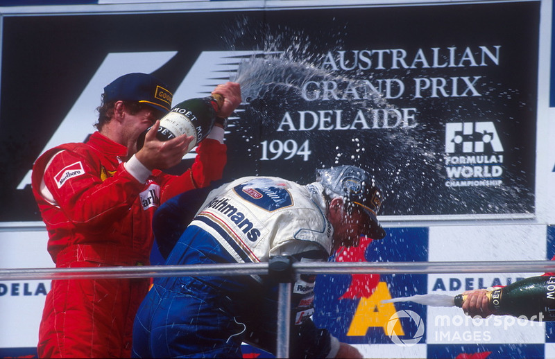 Podio: ganador de la carrera Nigel Mansell, Williams, Gerhard Berger, Ferrari