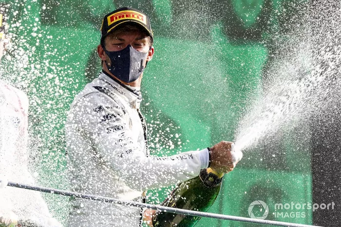 Podio: ganador Pierre Gasly, AlphaTauri, y tercer lugar Lance Stroll, Racing Point