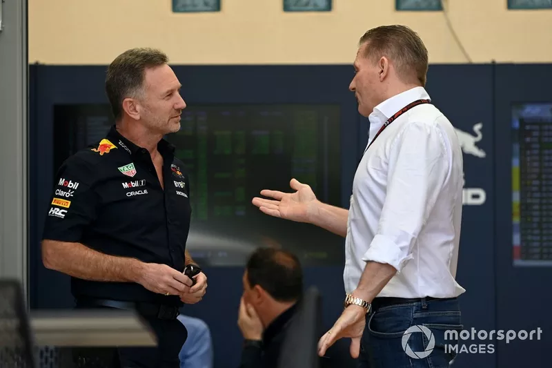 Christian Horner, directeur de l'équipe Red Bull Racing avec Jos Verstappen