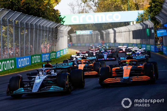 George Russell, Mercedes W13, Lando Norris, McLaren MCL36, Daniel Ricciardo, McLaren MCL36, Esteban Ocon, Alpine A522