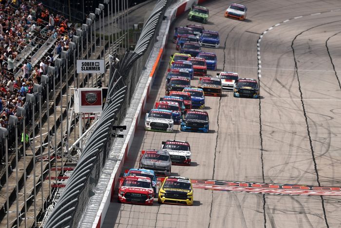 Corey Heim, TRICON Garage Toyota, Layne Riggs, Front Row Motorsports Ford, Daniel Hemric, McAnally-Hilgemann Racing, Grant Enfinger, CR7 Motorsports Chevrolet