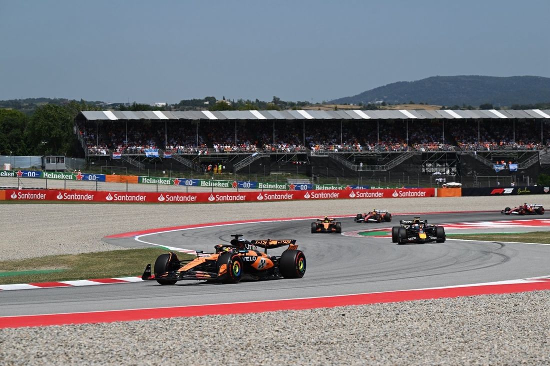 Lando Norris, McLaren, Oscar Piastri, McLaren, Max Verstappen, Red Bull Racing