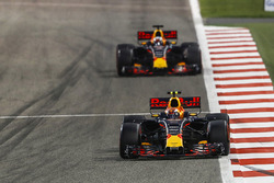 Max Verstappen, Red Bull Racing RB13; Daniel Ricciardo, Red Bull Racing RB13