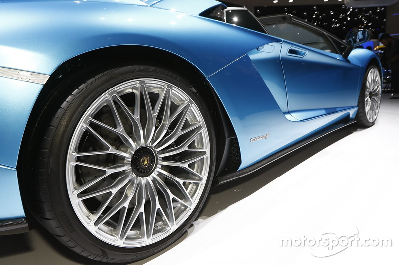 Lamborghini Aventador S Roadster