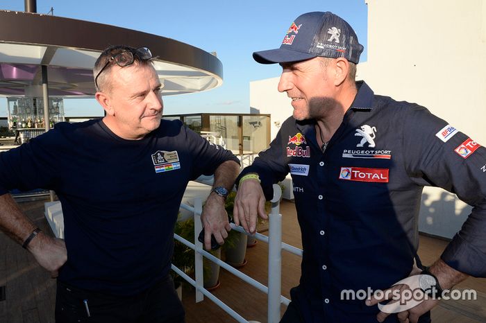 Etienne Lavigne, Dakar director de la carrera, Stéphane Peterhansel, Peugeot Sport