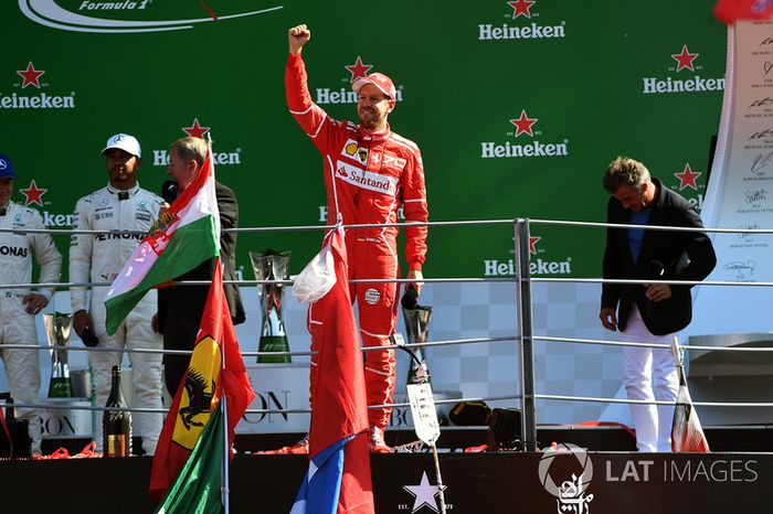 Sebastian Vettel celebra su podio