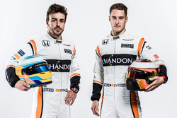 Fernando Alonso, McLaren; Stoffel Vandoorne, McLaren