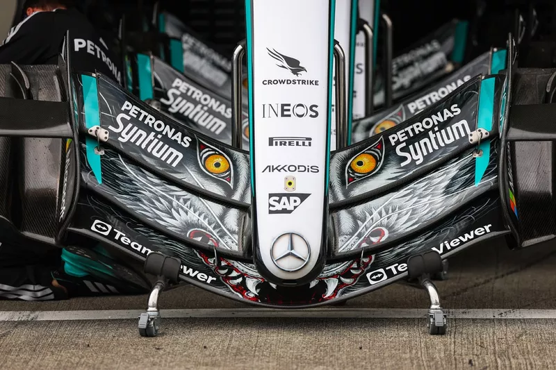 Aileron avant de la Mercedes W17