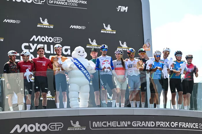 Foto de grupo del Desafío Ciclista