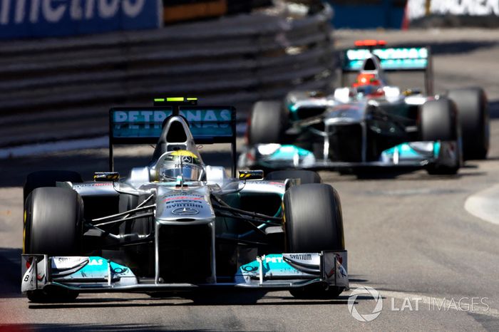 Nico Rosberg y Michael Schumacher, Mercedes GP W02 (2011)