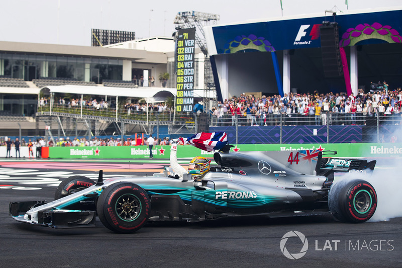 2017 World Champion Lewis Hamilton, Mercedes AMG F1