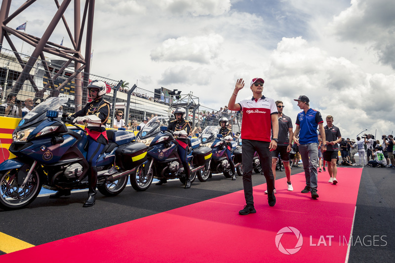 Marcus Ericsson, Sauber on the drivers parade