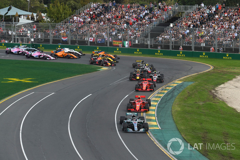 Lewis Hamilton, Mercedes-AMG F1 W09 EQ Power+ leads at the start of the race