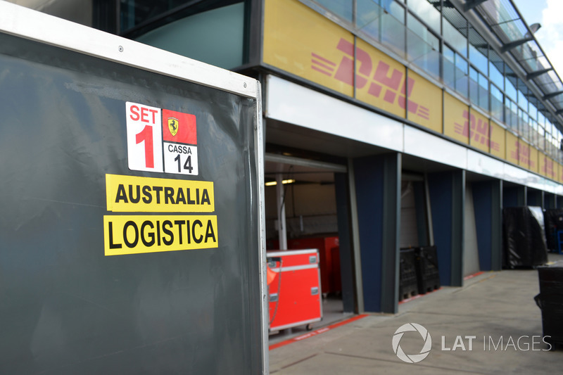 Transporte de Ferrari en pit lane