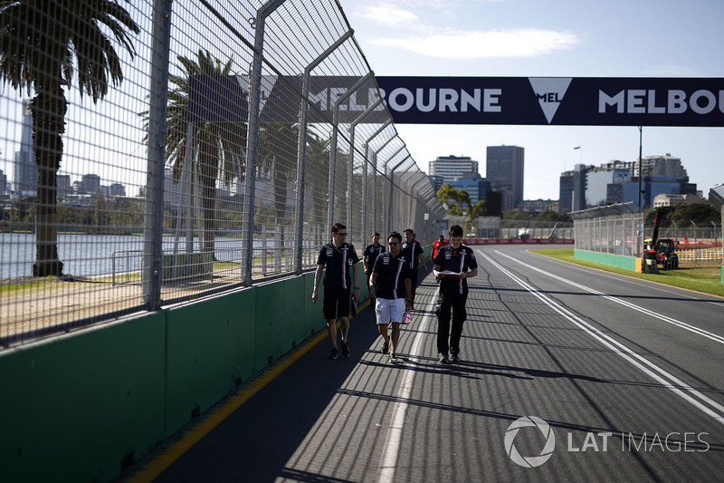 Sergio Perez, Force India walks the track