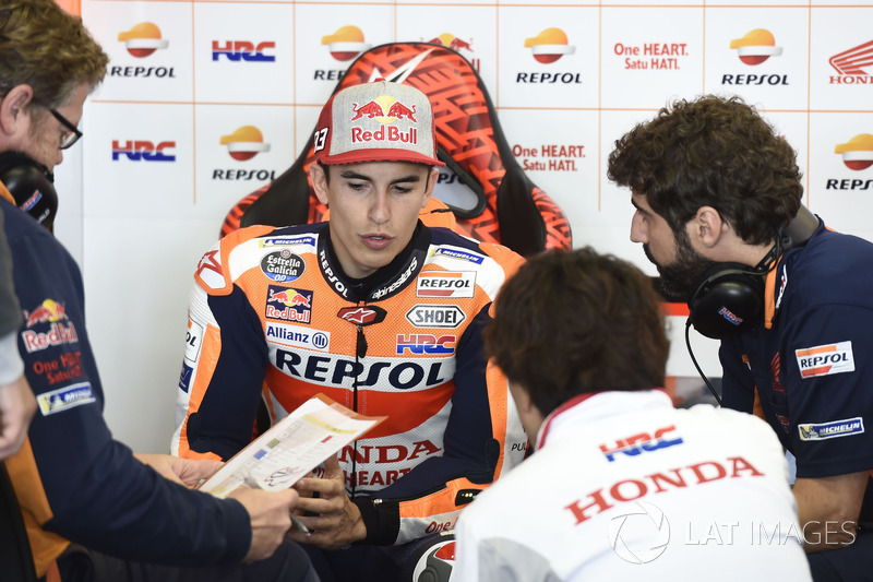 Marc Márquez: “O pódio era possível, porque após o acidente a moto não estava perfeita mas ainda assim estava em um bom ritmo. Um ritmo semelhante ao dos outros pilotos do pódio. Mas Lorenzo hoje foi mais rápido que todos.”