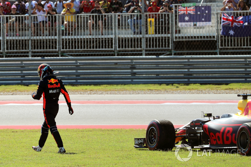 Daniel Ricciardo, Red Bull Racing RB13 abandonne