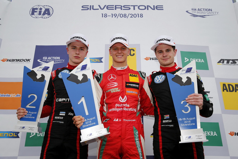 Podium : le vainqueur Mick Schumacher, PREMA Theodore Racing Dallara F317 - Mercedes-Benz, le deuxième Jüri Vips, Motopark Dallara F317 - Volkswagen, le troisième Jonathan Aberdein, Motopark Dallara F317 - Volkswagen