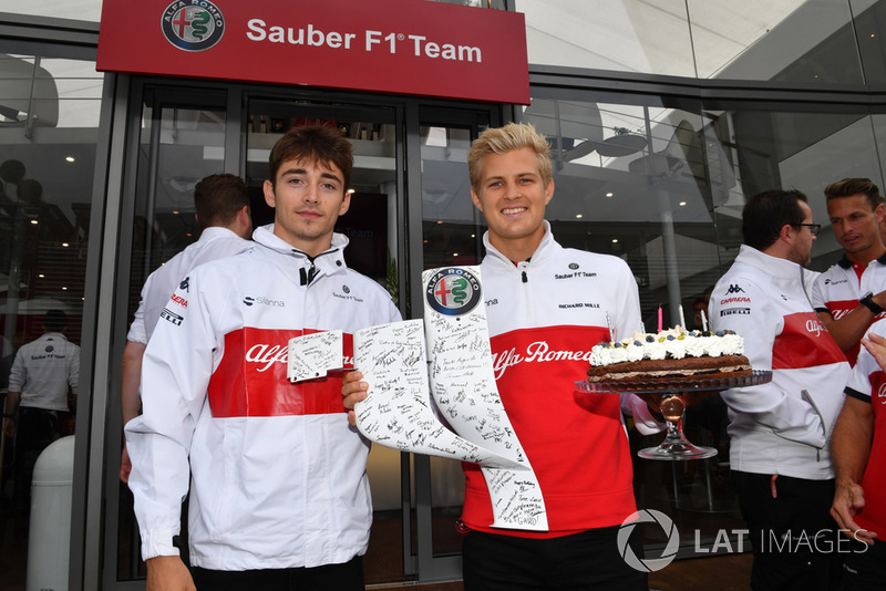 Sauber celebrate the birthday of Marcus Ericsson, Sauber with Charles Leclerc, Sauber