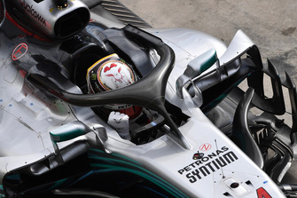 Le vainqueur Lewis Hamilton, Mercedes AMG F1 W09 dans le Parc Fermé