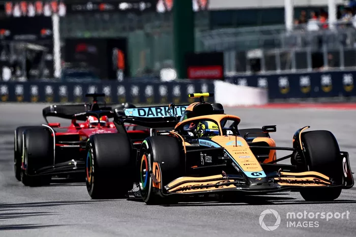 Lando Norris, McLaren MCL36, Charles Leclerc, Ferrari F1-75