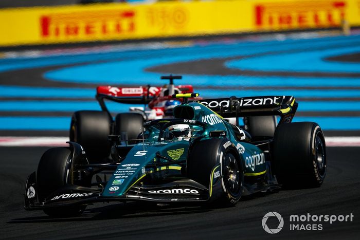 Sebastian Vettel, Aston Martin AMR22, Valtteri Bottas, Alfa Romeo C42