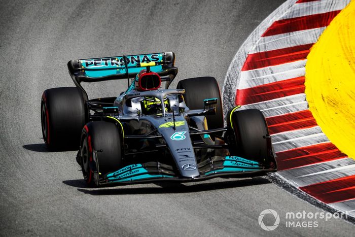 Lewis Hamilton, Mercedes W13 