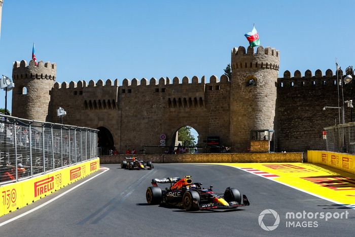 Sergio Pérez, Red Bull Racing RB18, Max Verstappen, Red Bull Racing RB18