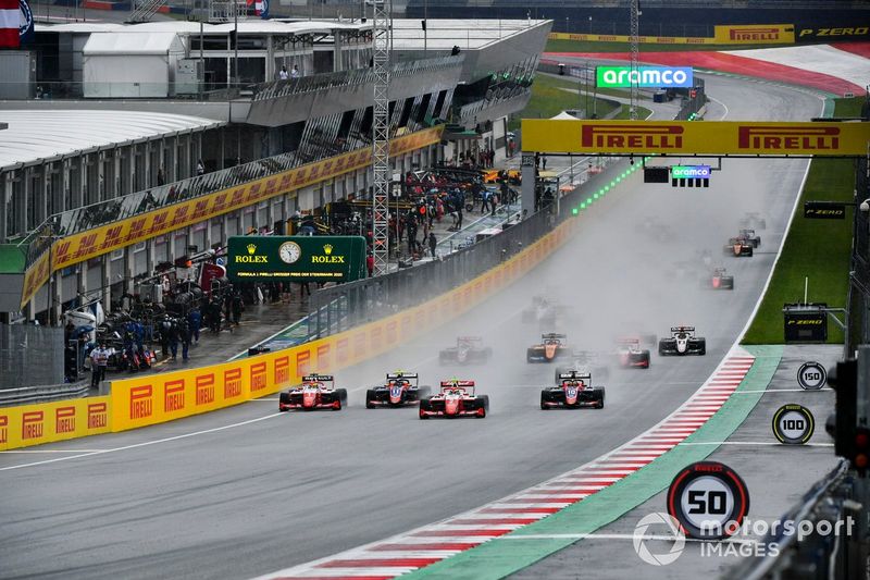 Frederik Vesti, Prema Racing, Devlin DeFrancesco, Trident, Logan Sargeant, Prema Racing y Oscar Piastri, Prema Racing al inicio de la carrera