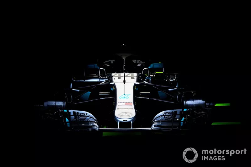 Lewis Hamilton, Mercedes W09 