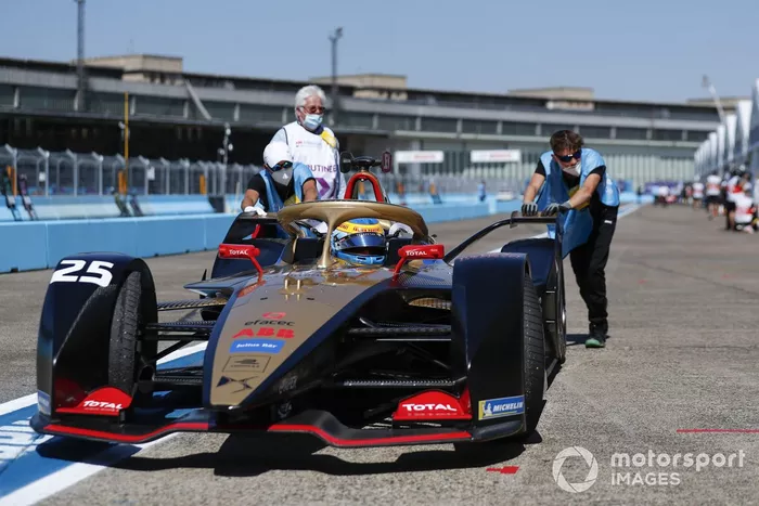 Jean-Eric Vergne, DS Techeetah, DS E-Tense FE20 is pushed along the pitlane