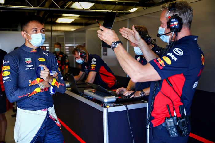 Alex Albon, Red Bull Racing talks with Red Bull Racing Team Manager Jonathan Wheatley