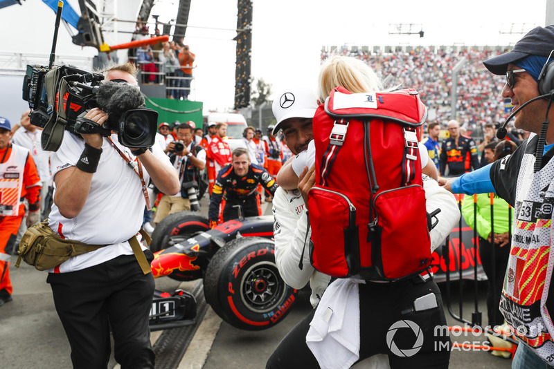 Lewis Hamilton, Mercedes AMG F1, fête son cinquième titre mondial