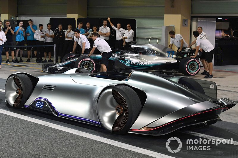Le concept-car Mercedes-Benz EQ Silver Arrow