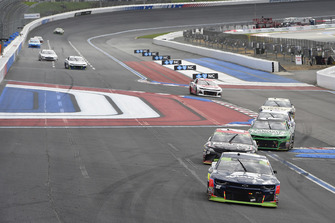 Alex Bowman, Hendrick Motorsports, Chevrolet Camaro Axalta, Erik Jones, Joe Gibbs Racing, Toyota Camry Reser's