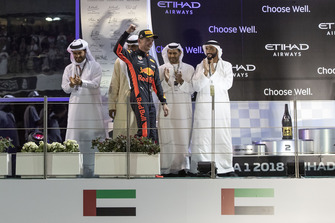 Max Verstappen, Red Bull Racing, festeggia sul podio