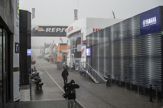 Regen im MotoGP-Fahrerlager