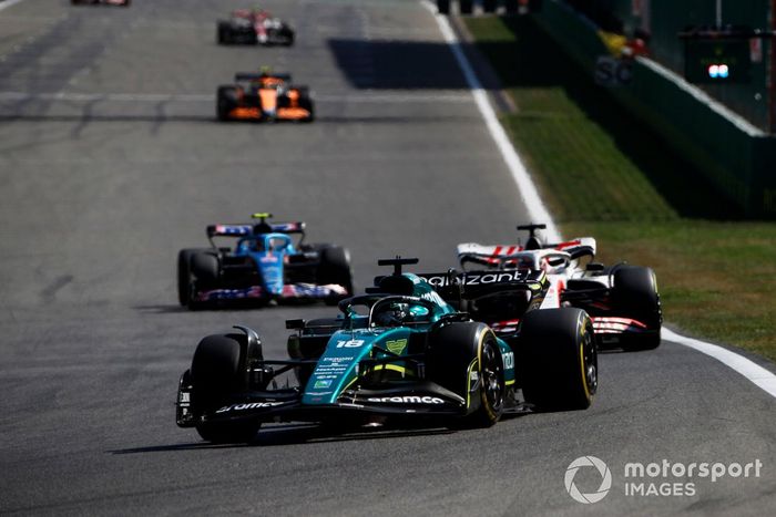 Lance Stroll, Aston Martin AMR22, Kevin Magnussen, Haas VF-22, Esteban Ocon, Alpine A522