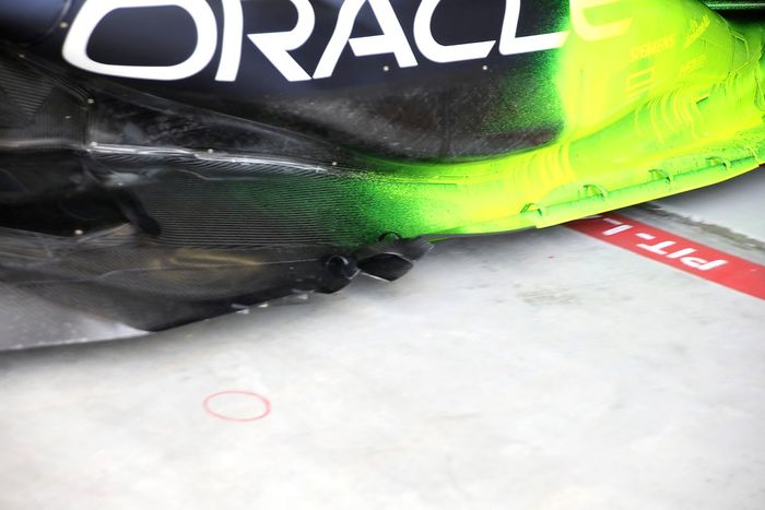 Red Bull Racing RB19, floor